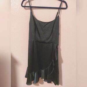 Elegant Dark Green Dress with Ruffle Hem